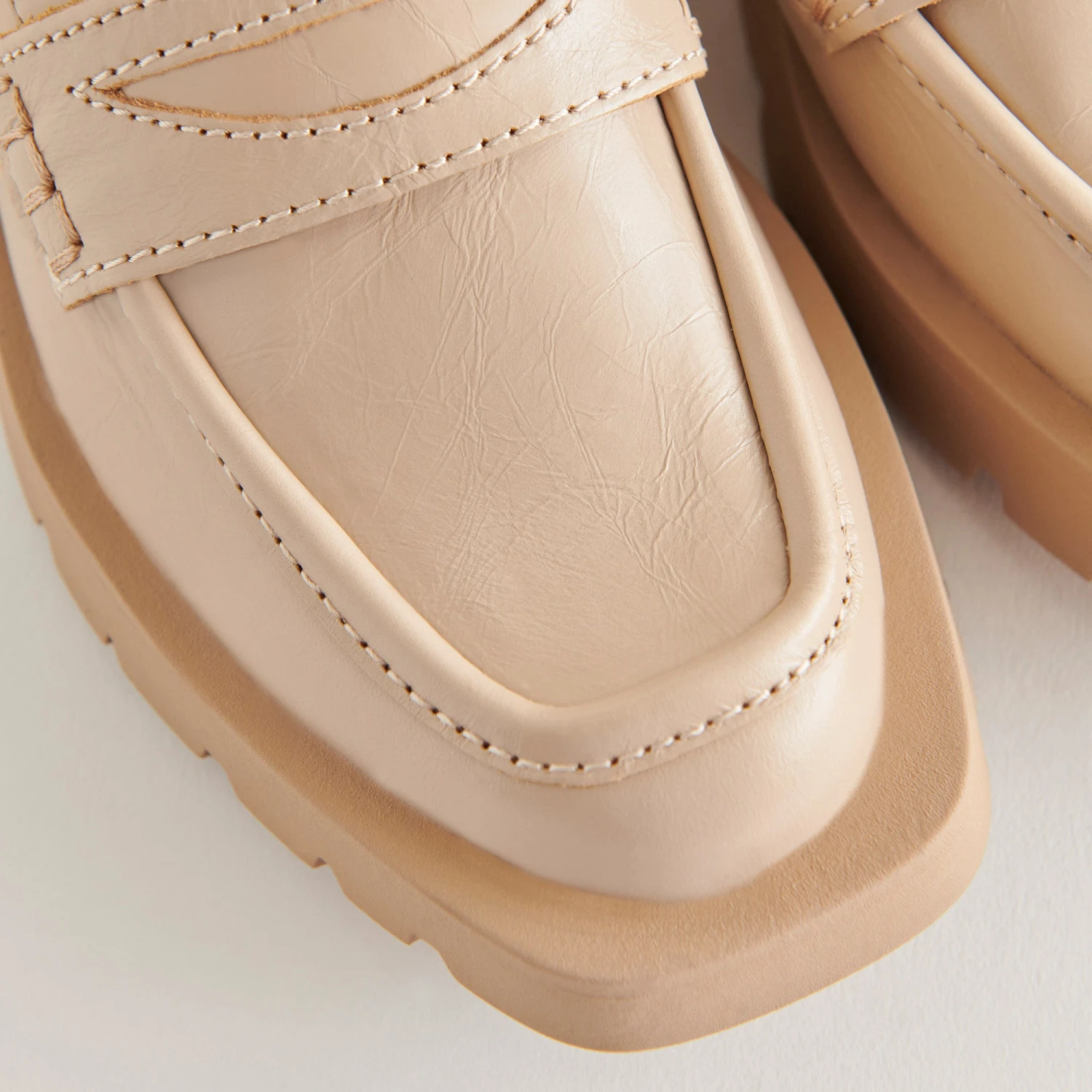 Dolce Vita ELIAS FLATS SESAME CRINKLE PATENT - Image 4