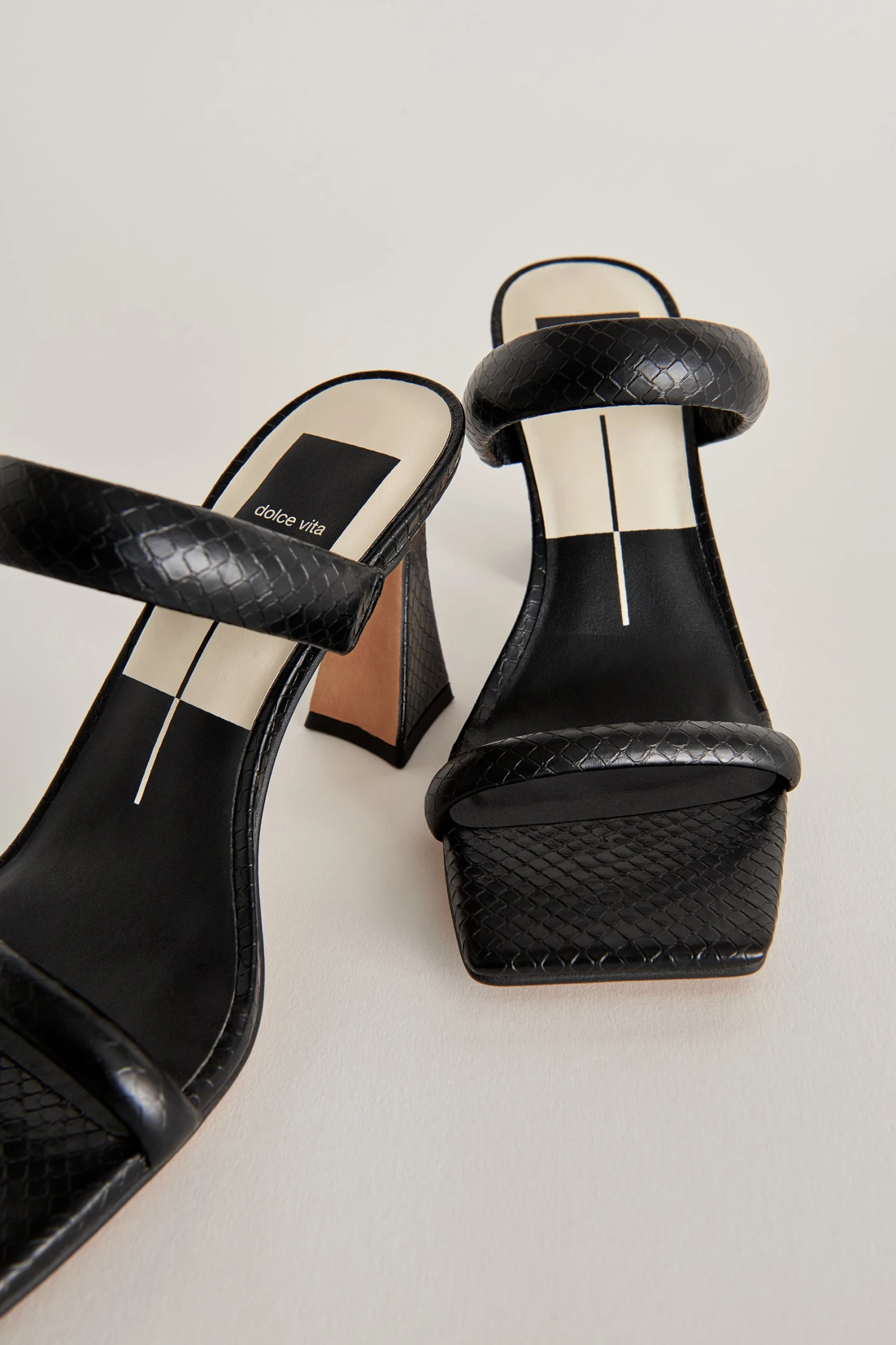 NOVAH HEELS BLACK EMBOSSED STELLA - Image 5